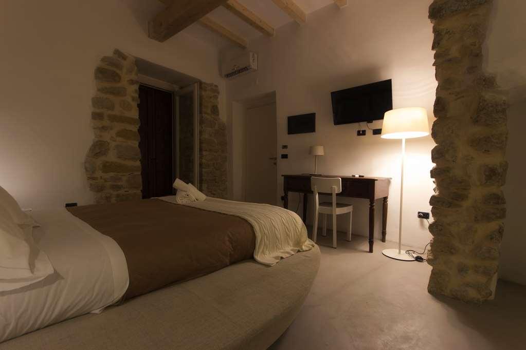 Hotel Diffuso Antichi Ricordi 칼타니세타 객실 사진